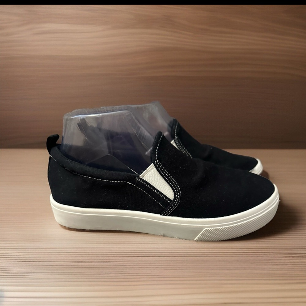 Skechers Women’s‎ Air Cooled Black Slip On Sneakers Size 7.5
